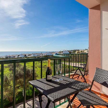 Senhora da Luz Lovely 2 Bedroom Apartment Including Pool, Stunning Ocean Views & Beach Closeby מראה חיצוני תמונה
