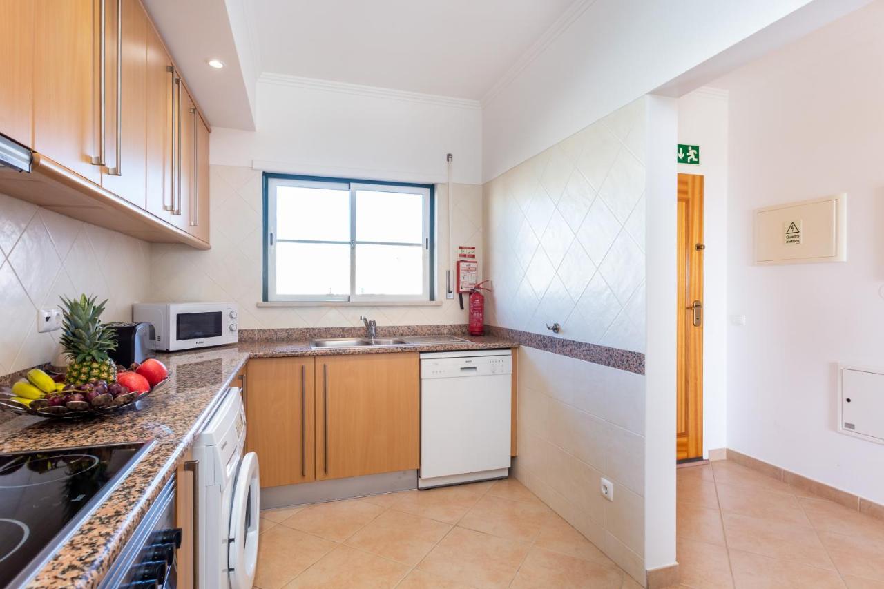 Senhora da Luz Lovely 2 Bedroom Apartment Including Pool, Stunning Ocean Views & Beach Closeby מראה חיצוני תמונה
