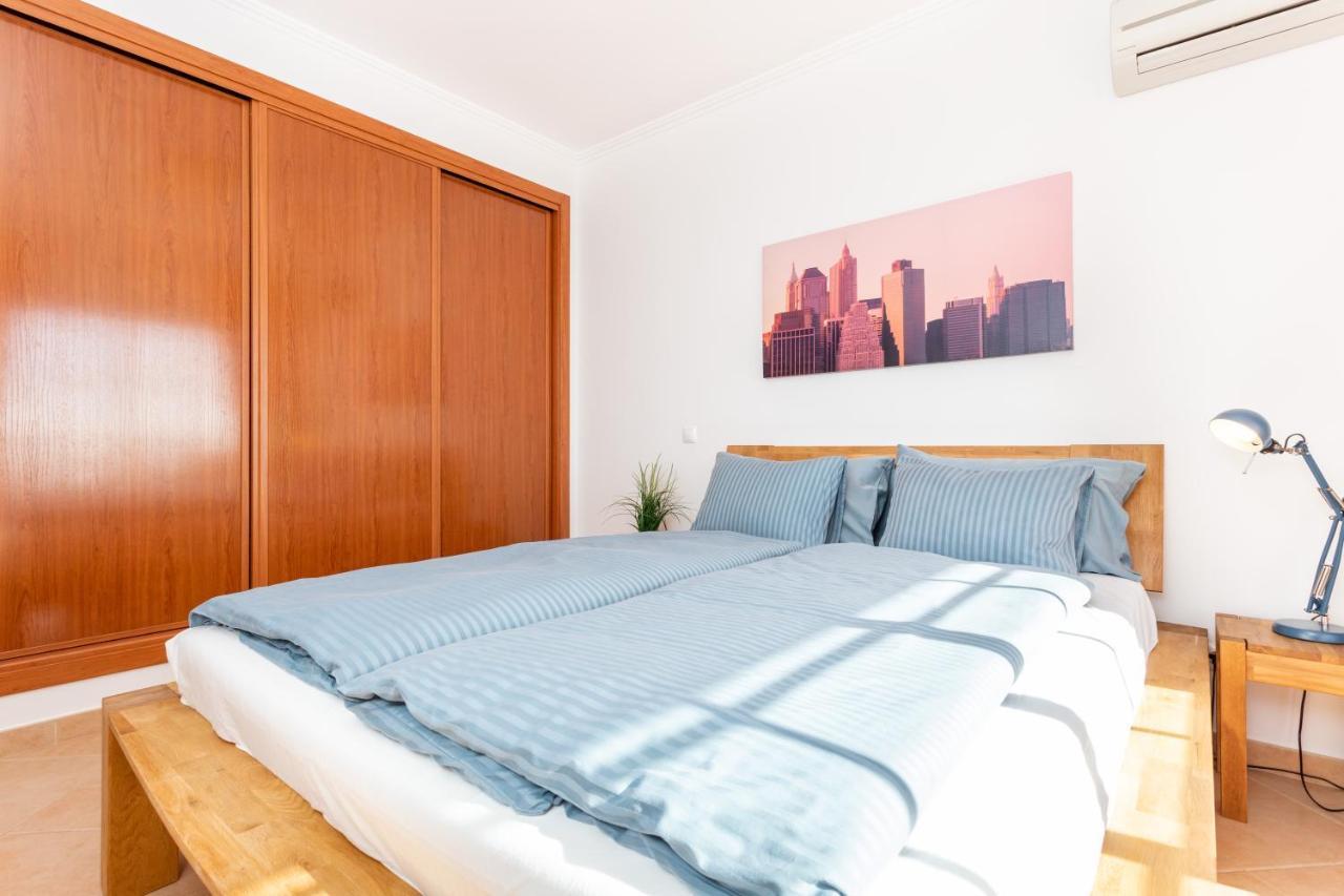 Senhora da Luz Lovely 2 Bedroom Apartment Including Pool, Stunning Ocean Views & Beach Closeby מראה חיצוני תמונה