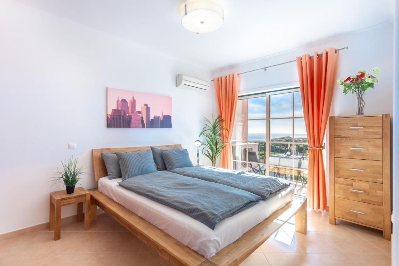 Senhora da Luz Lovely 2 Bedroom Apartment Including Pool, Stunning Ocean Views & Beach Closeby מראה חיצוני תמונה